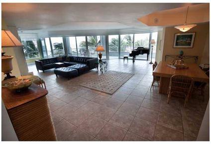 $1,395,000
Pompano Beach 3BR 3BA, Be right on the ocean living in a