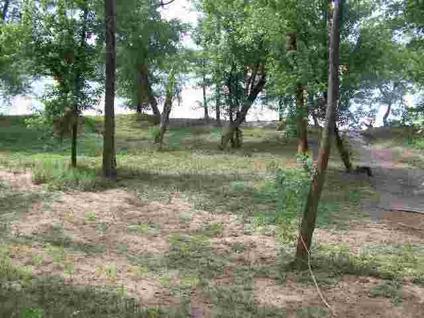 $15,000
Riverfront lot located at Eastport Landing, underground electricity and water.