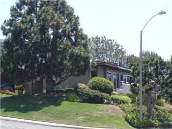 $1,520,000
Del Mar 3BR 2.5BA, Single level ocean view home with