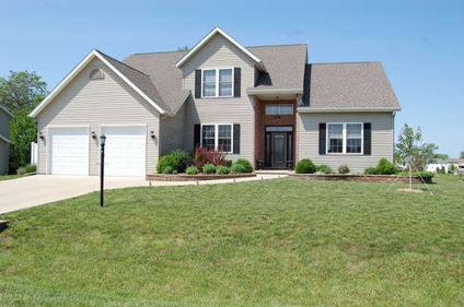 $289,900
Better than new, 4BR Home with AMAZING basement!