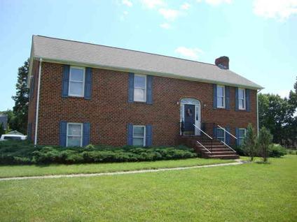 $324,900
Forest, Spacious brick, split foyer with 4BR/3BA