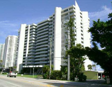 $348,000
Pompano Beach 2BR 2BA, SHORT SALE: Proof of Funds must
