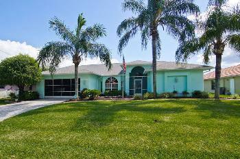 $399,900
Cape Coral 3BR 2BA, Quick direct access to the River - This