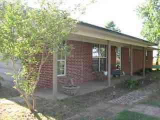 $67,500
COUNTRY LIVING ON PAVED ROAD!!! Nice Brick & Frame ranch home with many