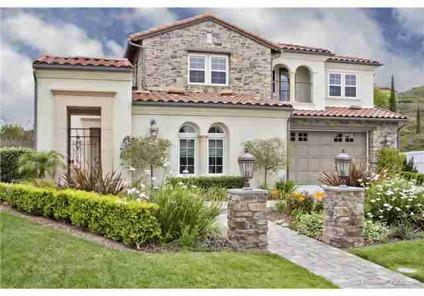 $749,000
LA COSTA OAKS~ This gorgeous home has an open and flowing floorplan including a