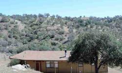 Approximately 1263sf 2b/2b situated at the end of a cul-de-sac on a beautiful and private .93 rolling acres. Theresa Mann has this 2 bedrooms / 2 bathroom property available at 30700 Condor Place Place in Tehachapi for $139000.00. Please call (661)