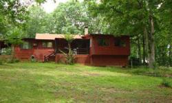$175,000. Rare find within 10 mis of cleveland. Privacy, mountain views, pasture, mature hardwoods, driveway is shared halfway back to the property.
This Cleveland, TN property is 3 bedrooms / 2 bathroom for $175000.00.
Listing originally posted at http
