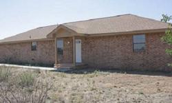 Nicely renovated 3/2/2 garage home on 2.5 acres! Spacious kitchen w/granite, stainless steel appliances, backsplash, under cabinet lighting.
Jeaneen Pruitt is showing this 3 bedrooms / 2 bathroom property in Midland, TX. Call (432) 557-9212 to arrange a