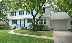 Needs some basics cosmetics such as wallpaper removal & painting & you'll have yourself a top of the line northfield model on a wonderful street in barclay. Keri Ricci is showing 125 Old Carriage Road in Cherry Hill, NJ which has 4 bedrooms / 2 bathroom