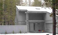 Great furnished sunriver vacation or primary home on the meadows golf course. Diane Lozito has this 3 bedrooms / 2 bathroom property available at 2 Oakmont Ln Sunriver in Sunriver, OR for $389000.00. Please call (541) 548-3598 to arrange a viewing.Listing