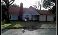 Located in quiet shady cove off of Riverdale. Close to Memphis and MS shopping, xpressway. Covered inground pool w/pool house & storage bldg. HWD flrs, Den with vaulted, beamed ceiling & FP. Large kitchen w/plenty of cabinets.
Listing originally posted at
