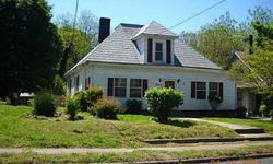 3BR/2BA home located in Statesville. Property property is in good condition. Perfect for first time home owner or investor.
Listing originally posted at http