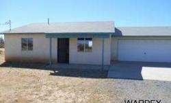 Enjoy the country living in this adorable home, located on a paved part of Shipp Rd in scenic Golden Valley. Just a hop, skip and a jump from Kingman or Bullhead City.Jeff Curti is showing this 2 bedrooms / 1 bathroom property in Golden Valley. Call (909)