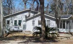 SATILLA RIVER HOME IN BRANTLEY COUNTY, GA--If you want a great fishing spot this the home for the AVID FISHERMAN! 2BR/2BA home has almost 1,900 sq. ft. with scale house and boat house on 1/3 acre. Relax on glassed back porch with jacuzzi overlooking